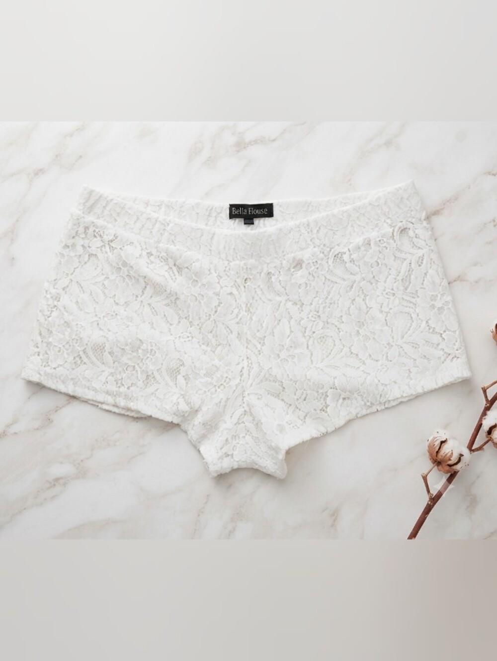 Beta House Lace Short Size Med✨✨